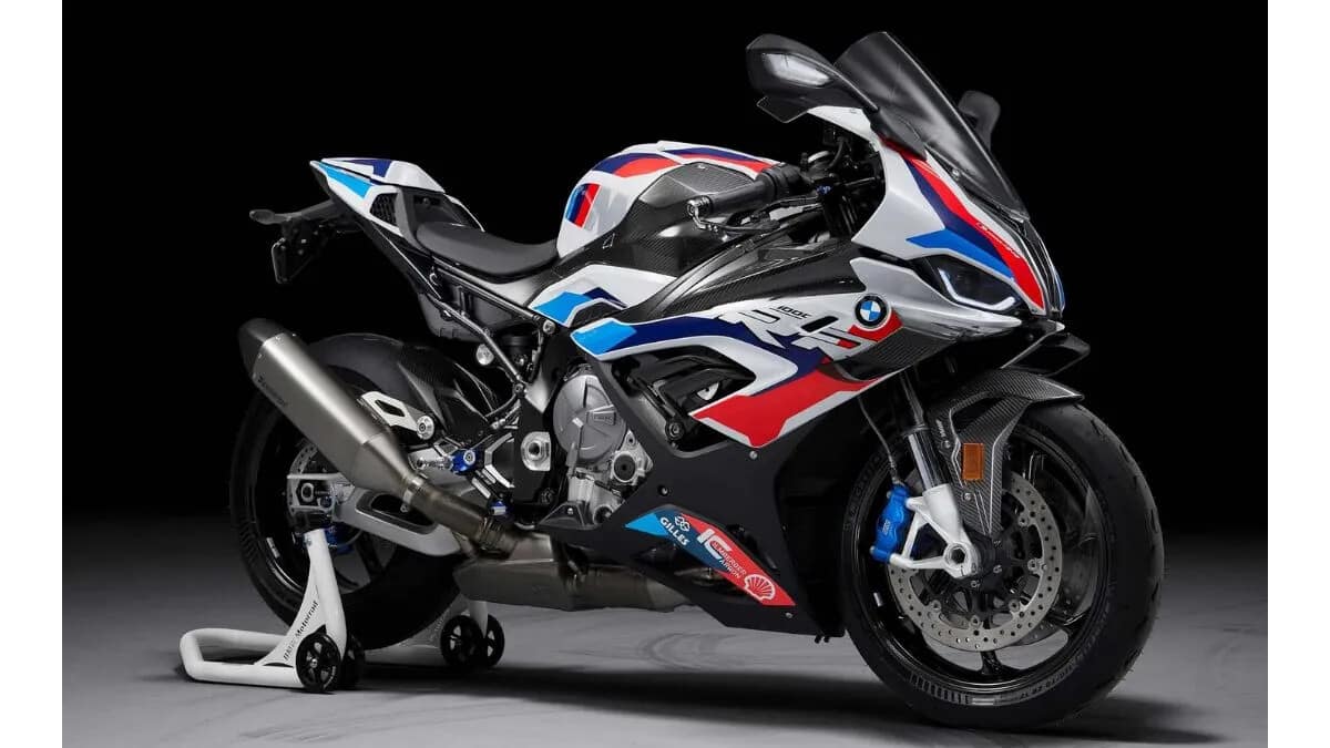 BMW launches flagship motorcycles with new design and performance improvements 