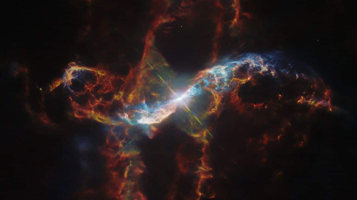 Hubble captures stunning image of 'stellar volcano' in Aquarius constellation