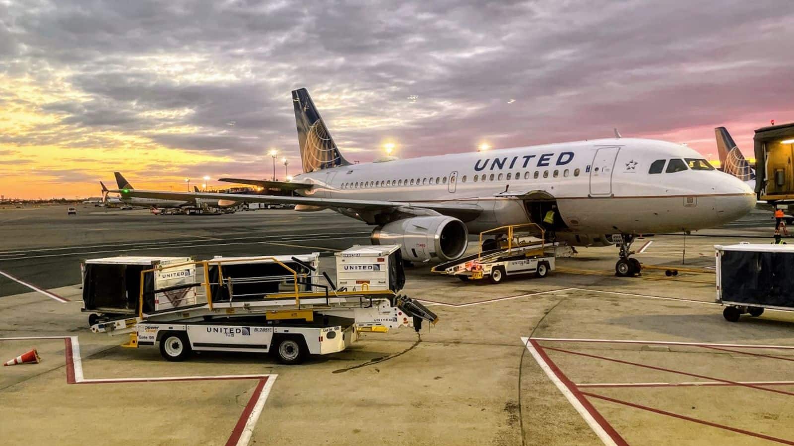 United Airlines utilizing AI to improve flight operations, passenger experience