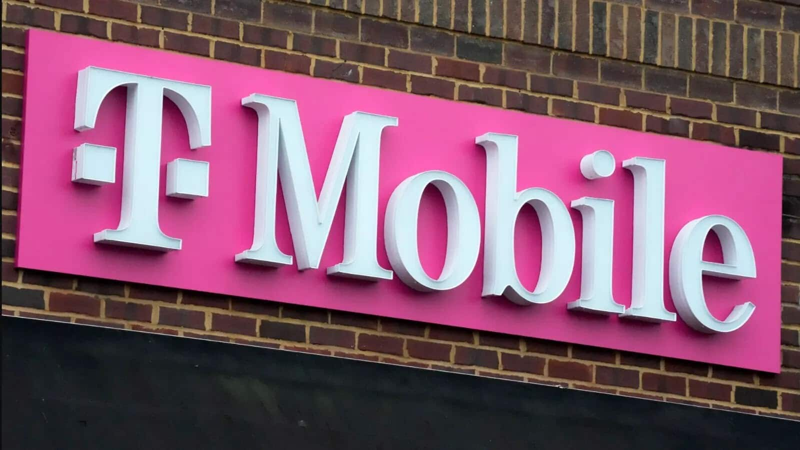 T-Mobile network breached in a massive Chinese cyberattack on telcos