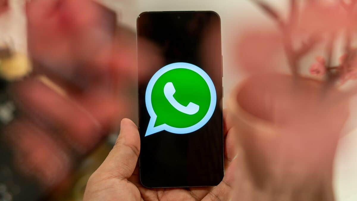 WhatsApp's new feature lets you open reaction tray with double-tap