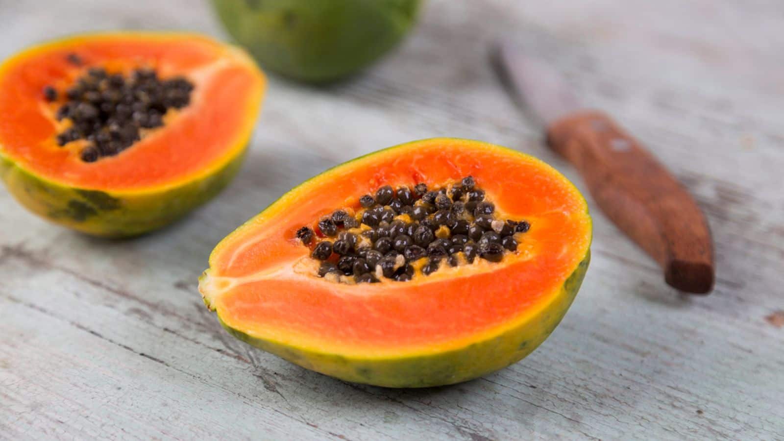 Papaya-based dishes that offer anti-aging benefits