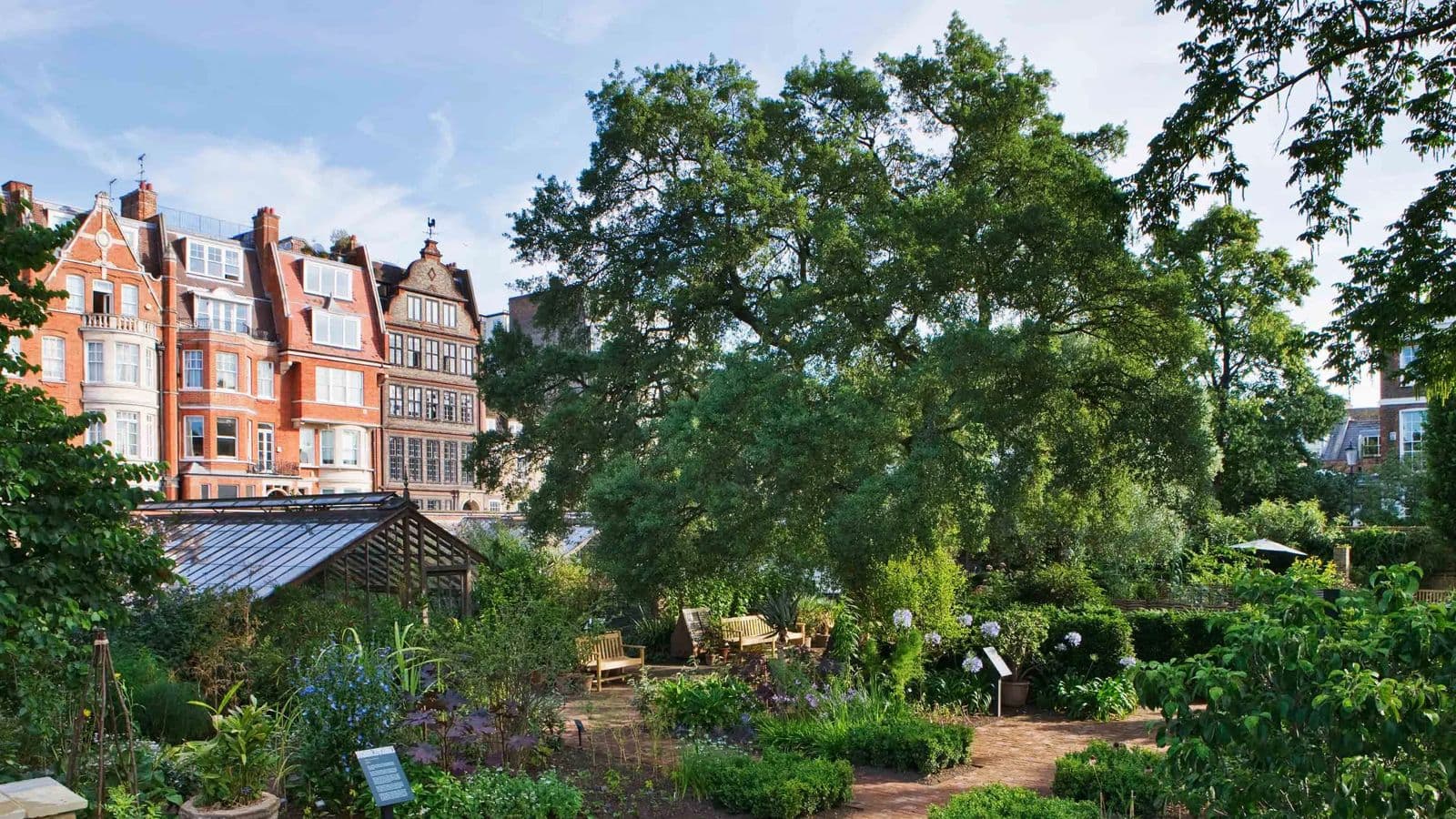 Traveling to London? Add these hidden gardens to your itinerary