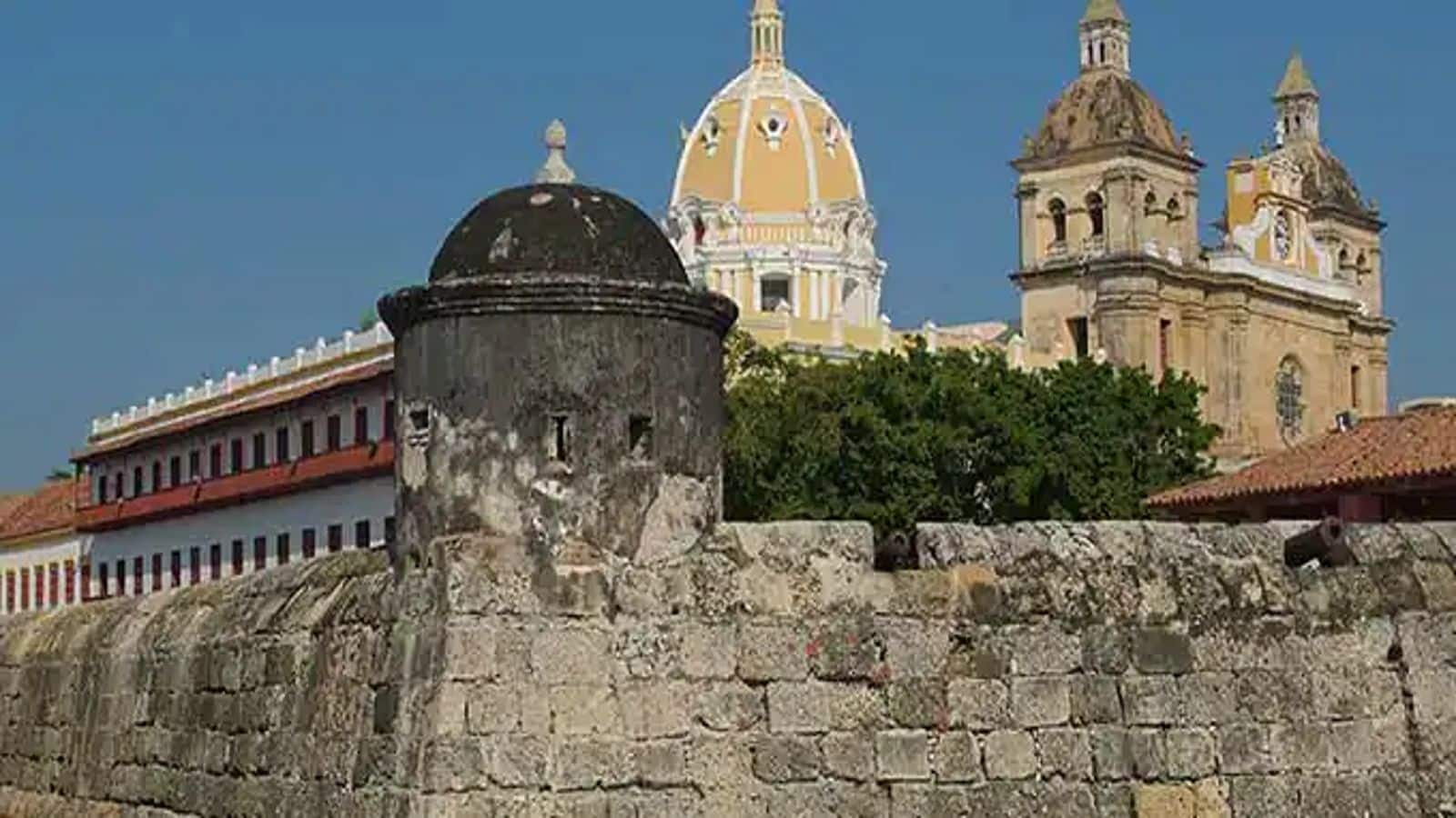 Places that speak of Cartagena's pirate defense legacy