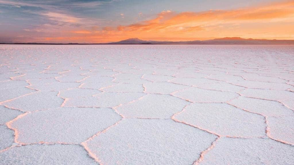 Marvel at Bolivia's Salar de Uyuni: A surreal landscape