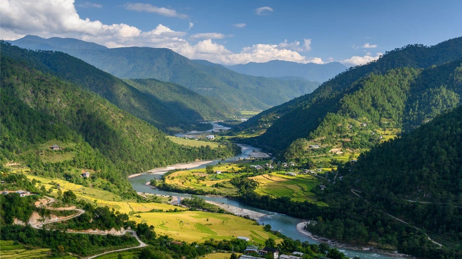 Explore Bhutan's majestic mountain passes