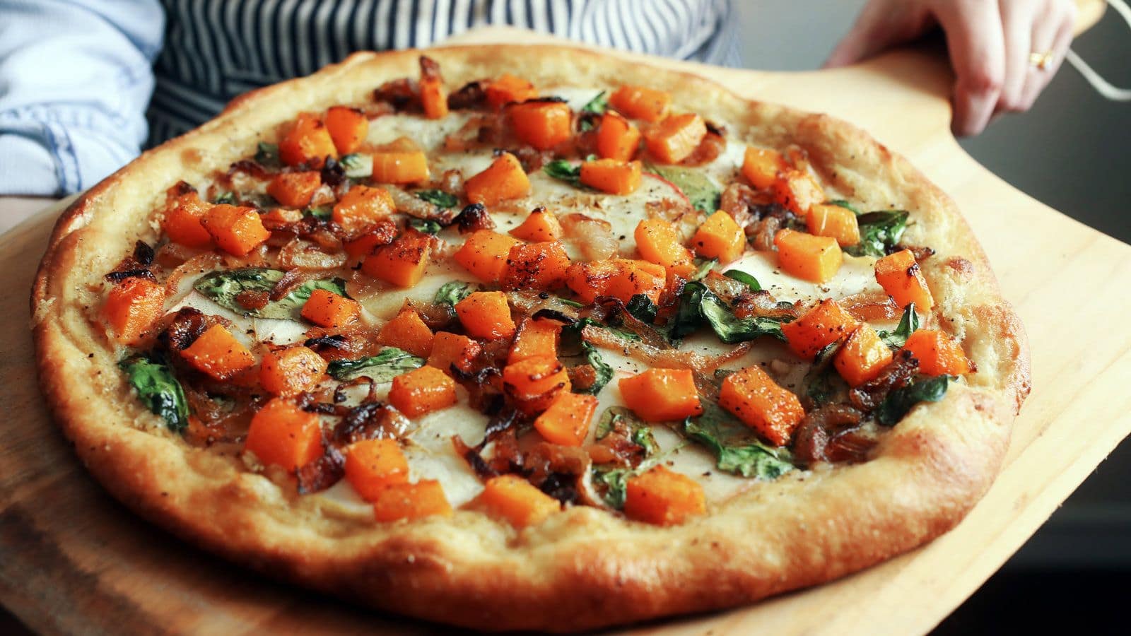 Recipe: Cook this delicious squash and apple pizza
