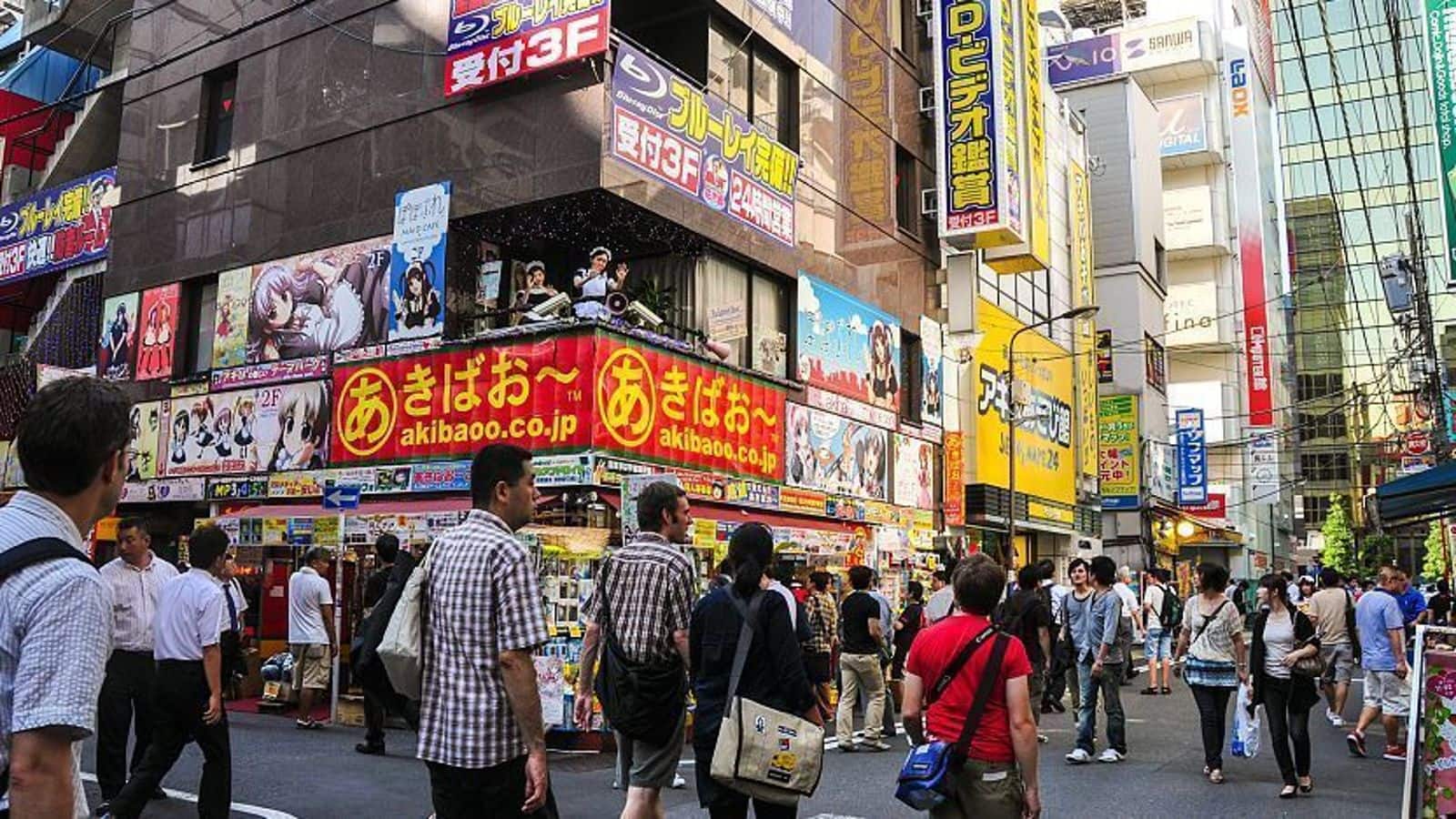 Take a tour of Tokyo's high-tech wonderland with this guide