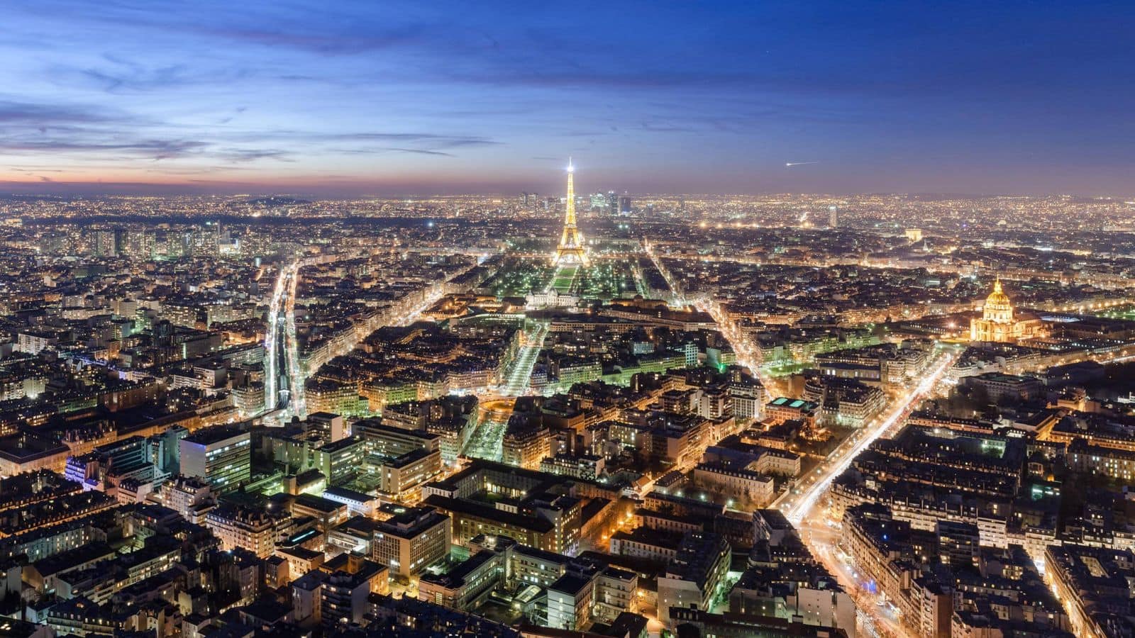 Explore the nightlife of Paris with these travel recommendations