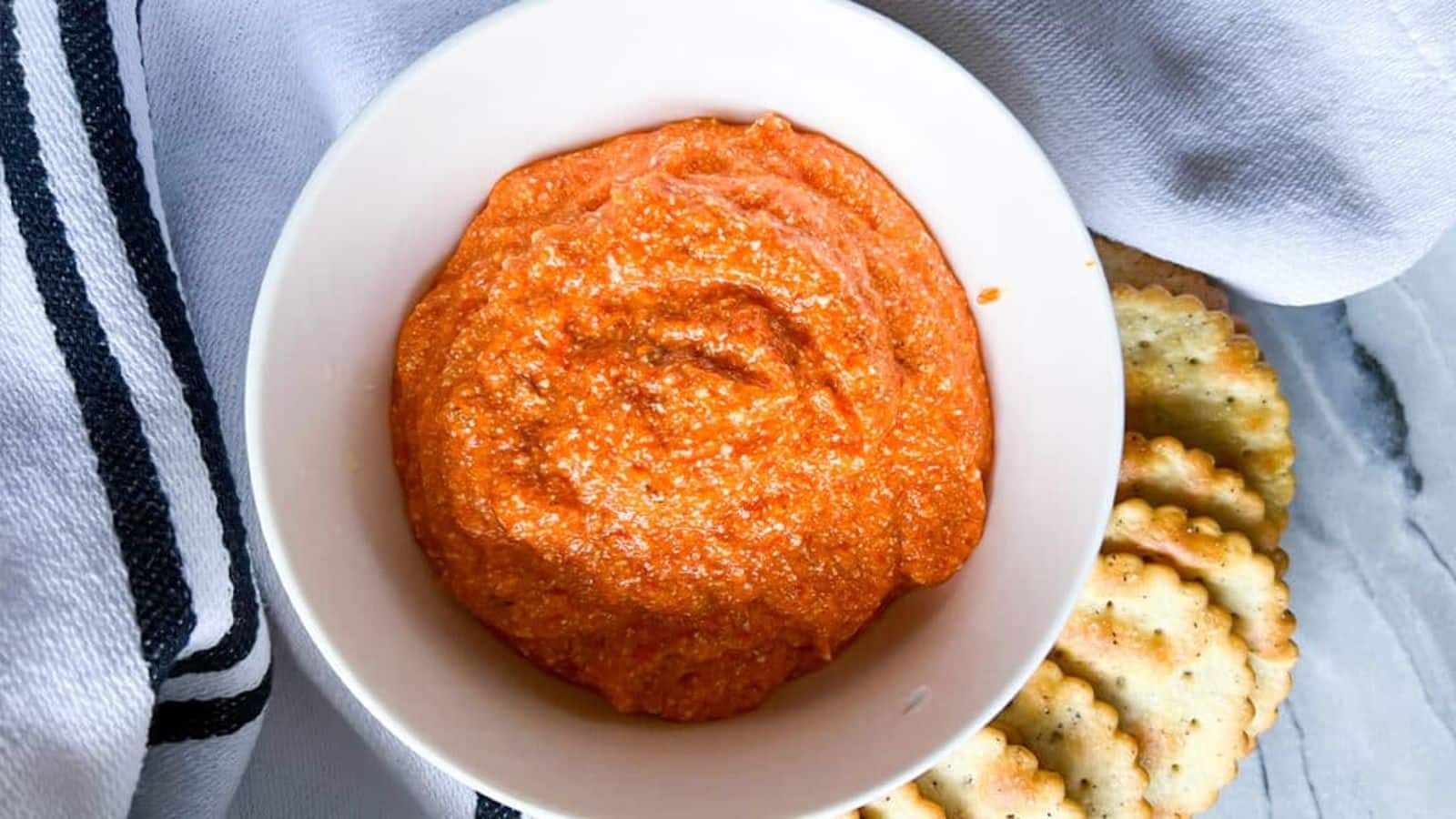 Have you tried these vibrant vegan bell pepper dips