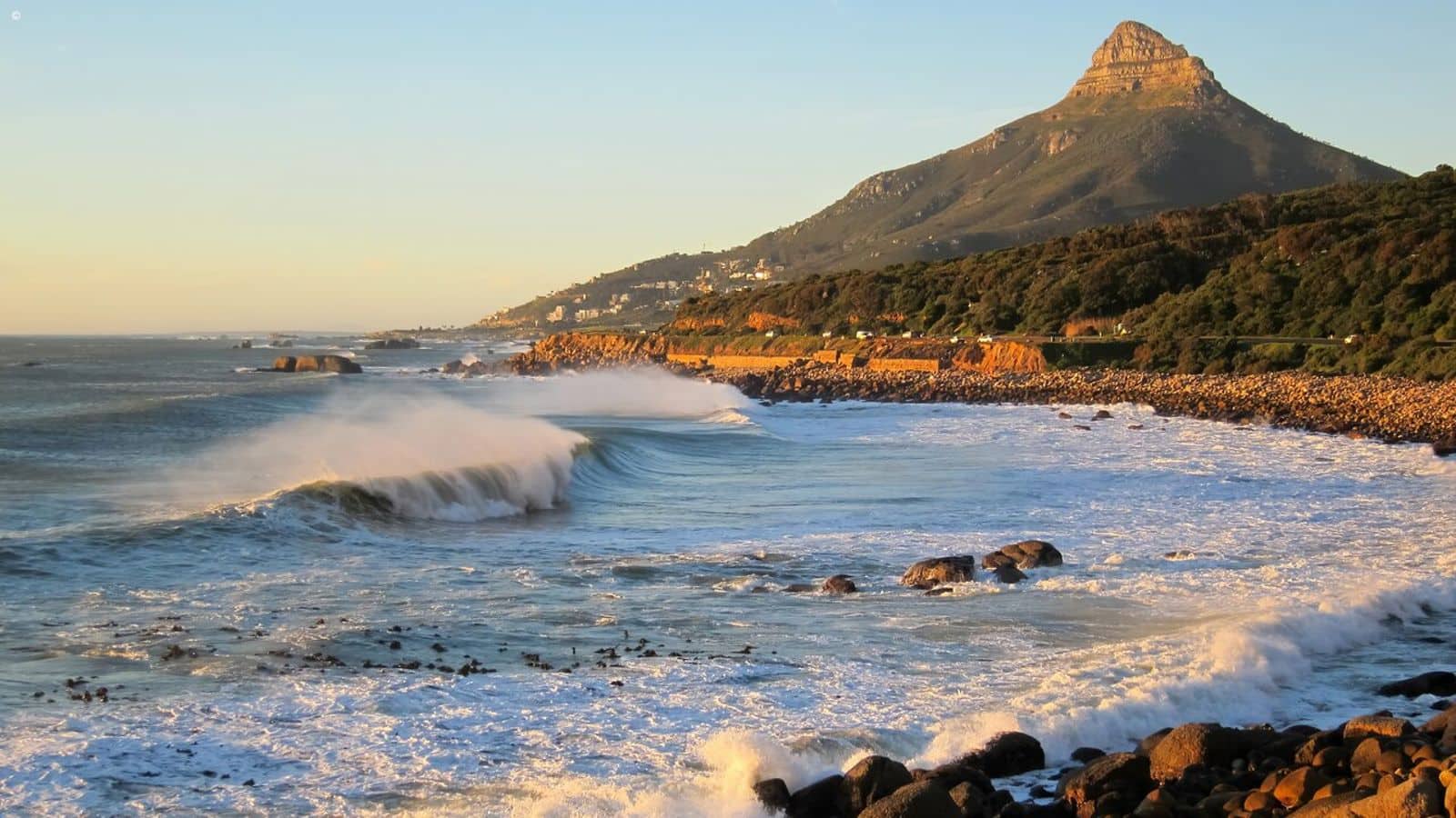 Fun seekers will enjoy Cape Town's kayaking adventures