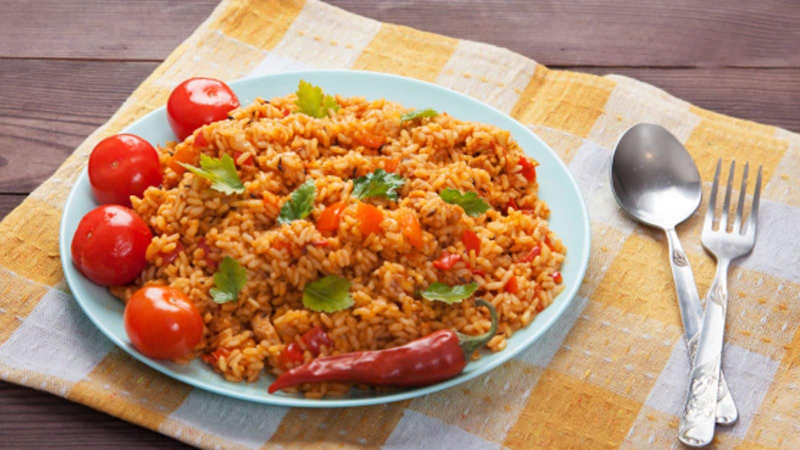Cook this delicious vegan jollof Rice at home