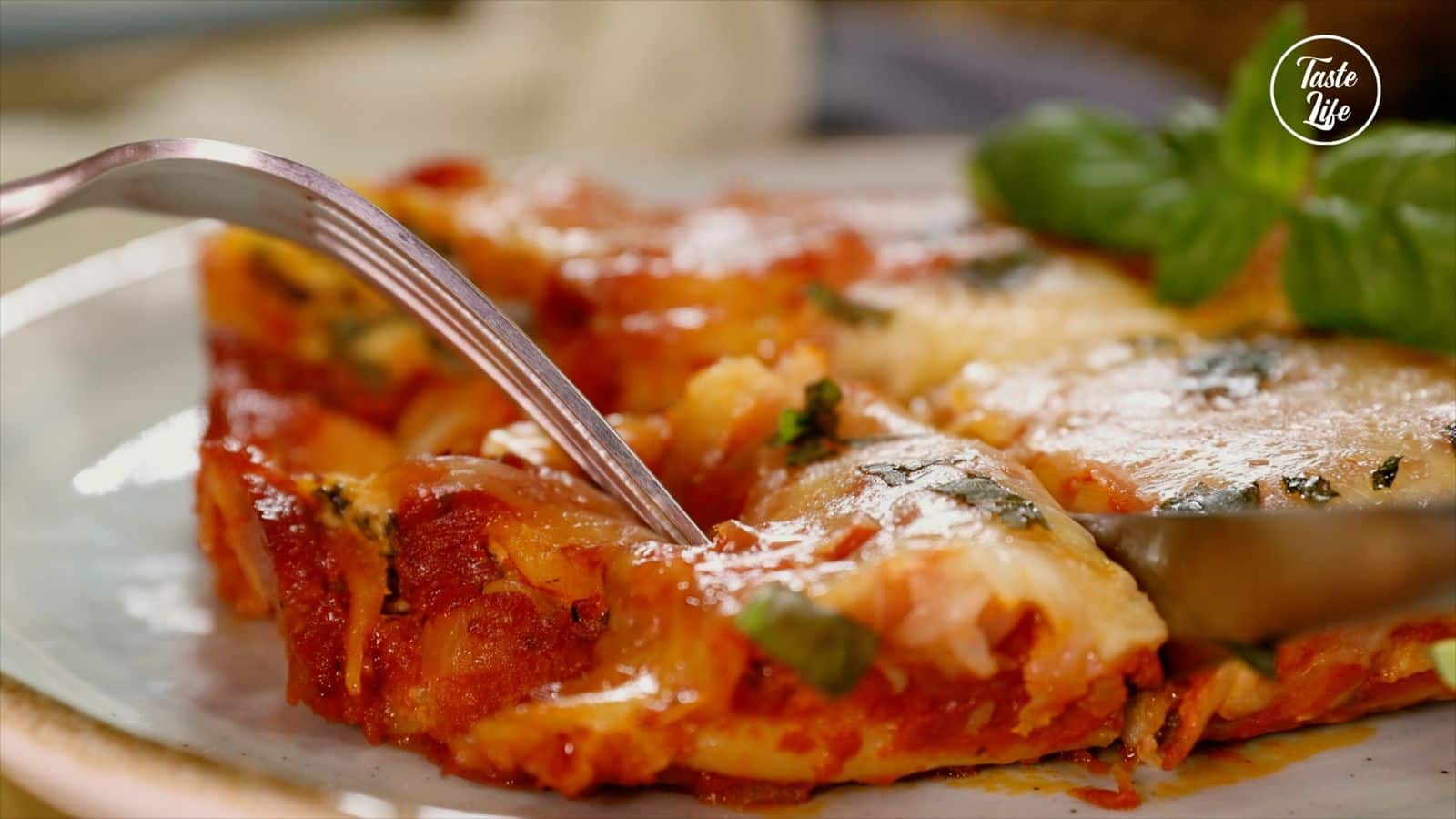 Guests coming over? Serve them this delicious Swiss chard cannelloni