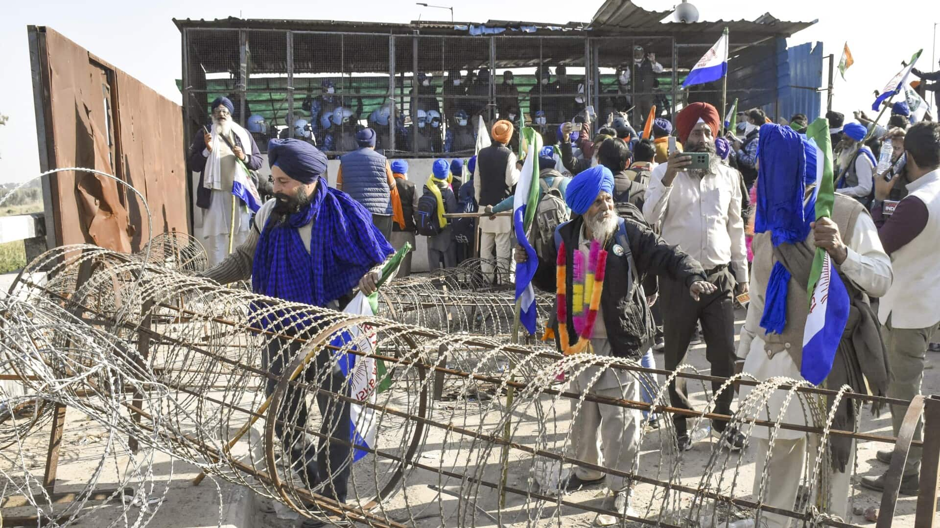 Cops fire tear gas at farmers again at Punjab-Haryana border 