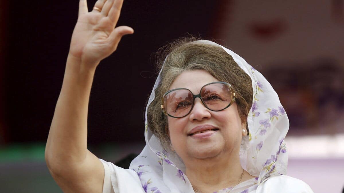 Former Bangladesh PM Khaleda Zia hospitalized 