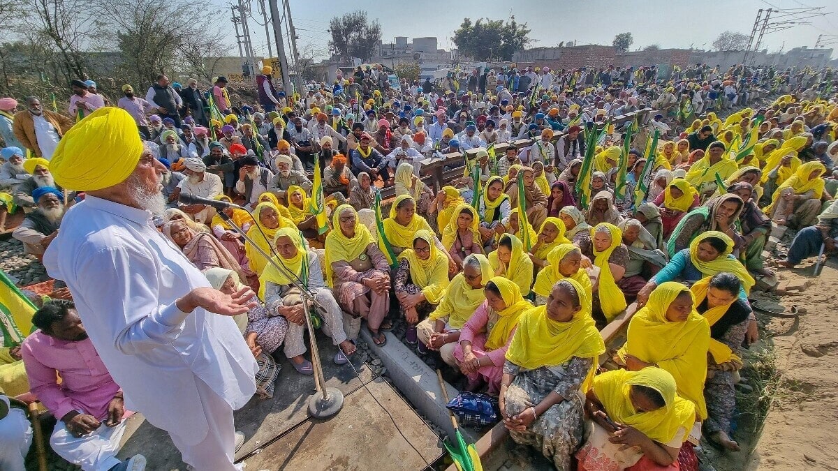 Amritsar: 18 entrances shut, cops deployed as farmers start protest  