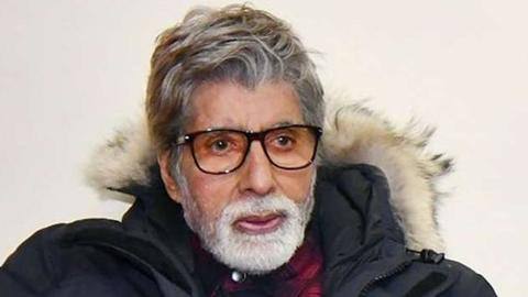 Big B undergoes eye surgery, asks fans to excuse typos Big B undergoes eye surgery, asks fans to excuse typos