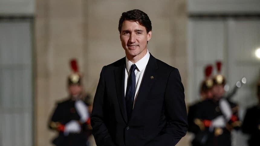 Liberal MPs look to topple Justin Trudeau, 20 sign pledge