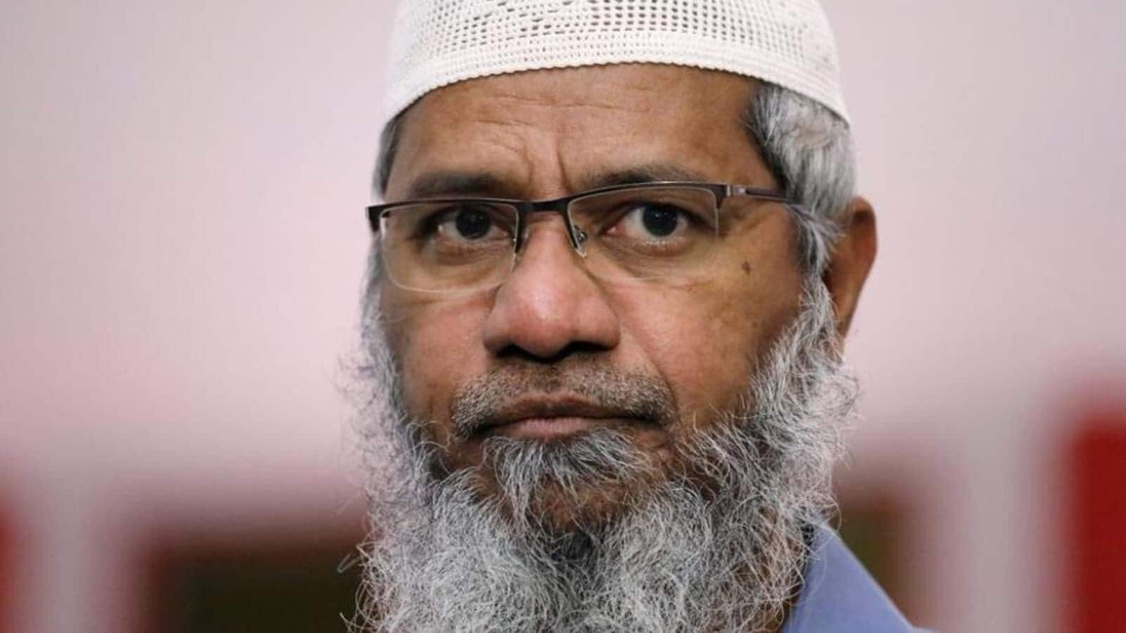 'Not surprising': MEA on Zakir Naik's visit to Pakistan 