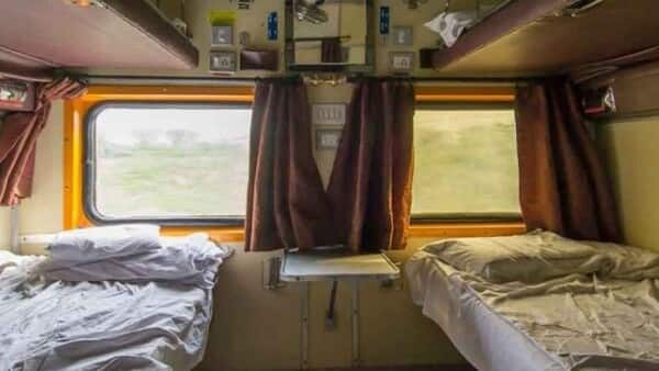 How clean are train blankets? Minister Ashwini Vaishnaw answers