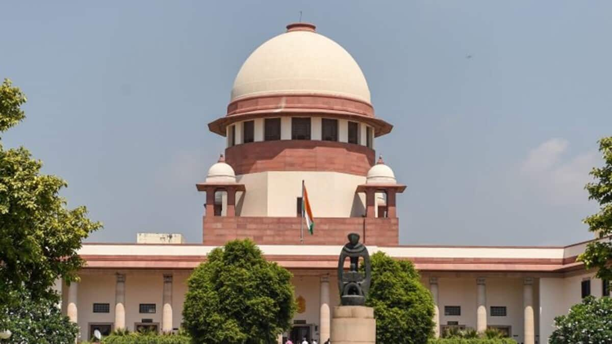 SC issues notice to Centre on PIL challenging IT rules 