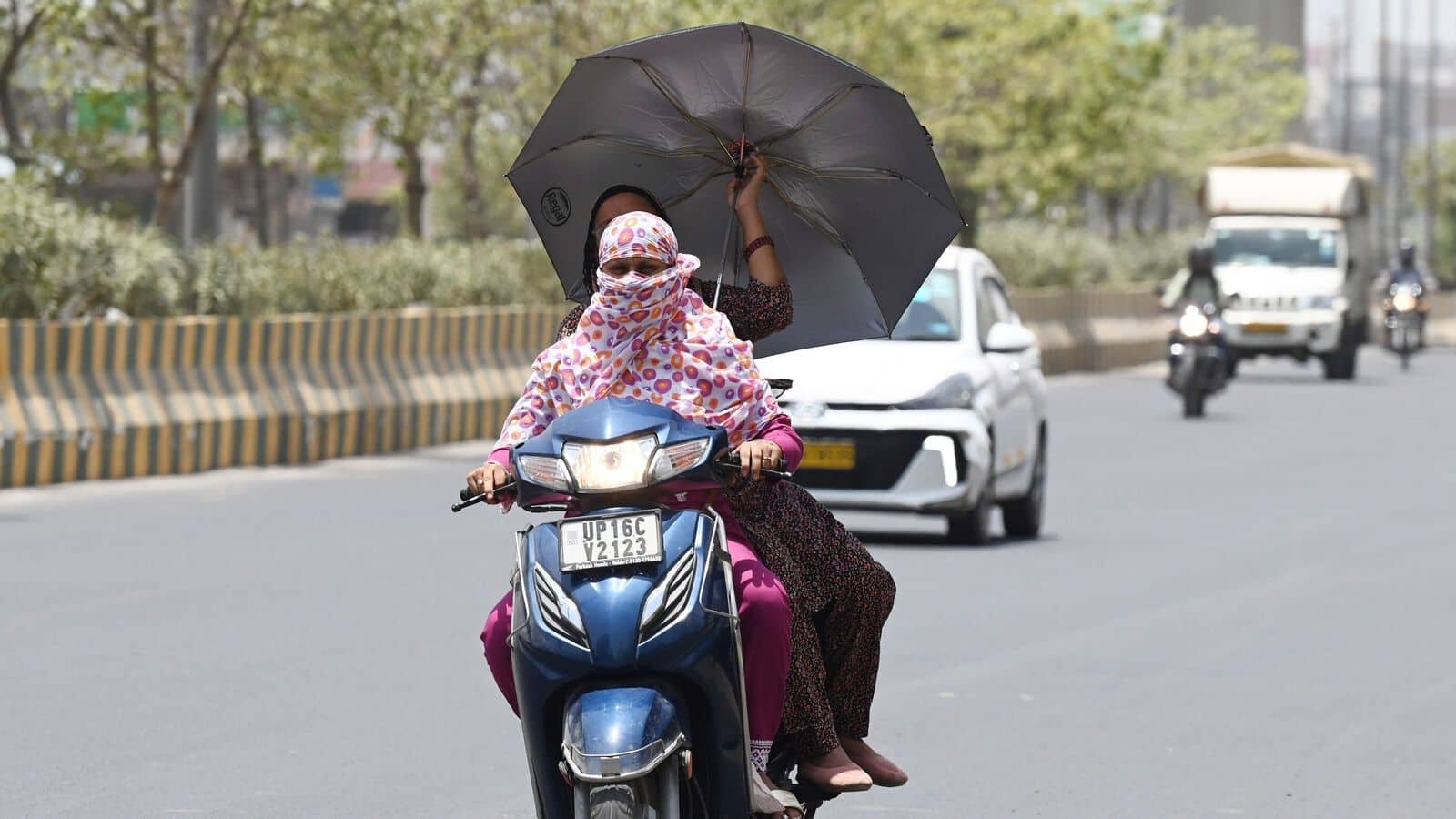 IMD warns of heatwave in Delhi, 9 other states  