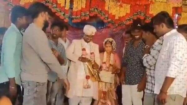 Video: Bengaluru man dies on stage while congratulating friend's wedding