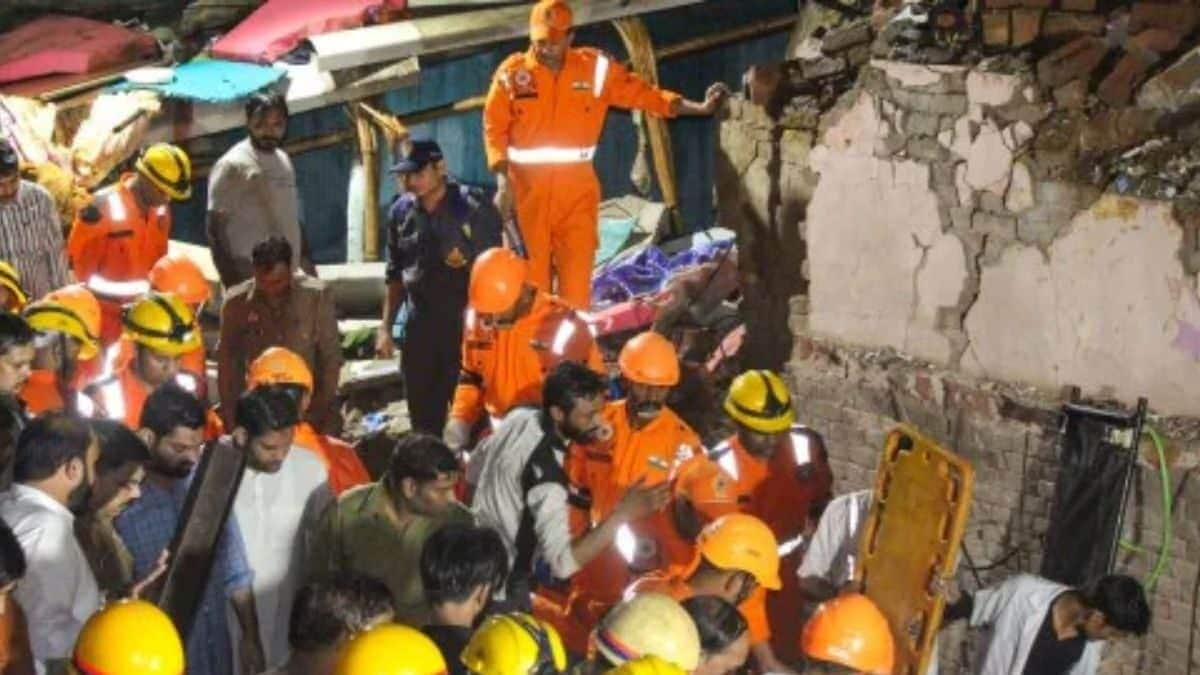 9 killed after building collapses in Meerut; more feared trapped