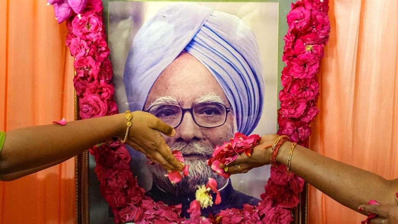 Government shortlists 2 spots for Manmohan Singh's memorial