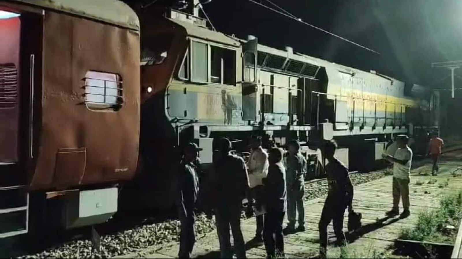 Jharkhand: 3 jump off train over false fire alarm, killed 