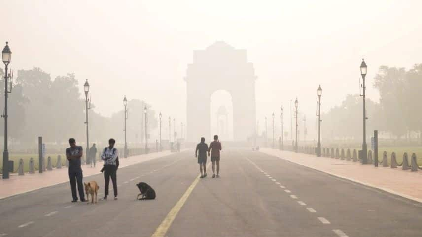 Delhi continues to choke, air quality remains 'severe' 