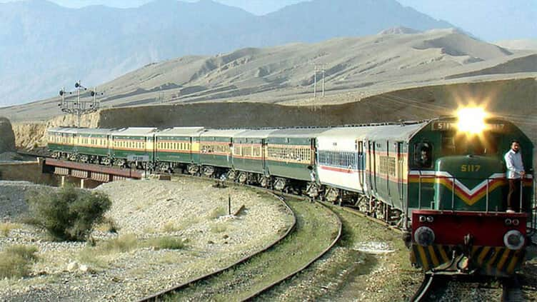 Passenger train hijacked in Balochistan; 6 killed, 100s taken hostage  