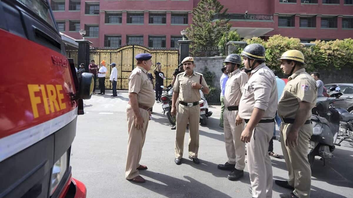 Mumbai school receives bomb threat; note mentions 'Afzal Gang' 