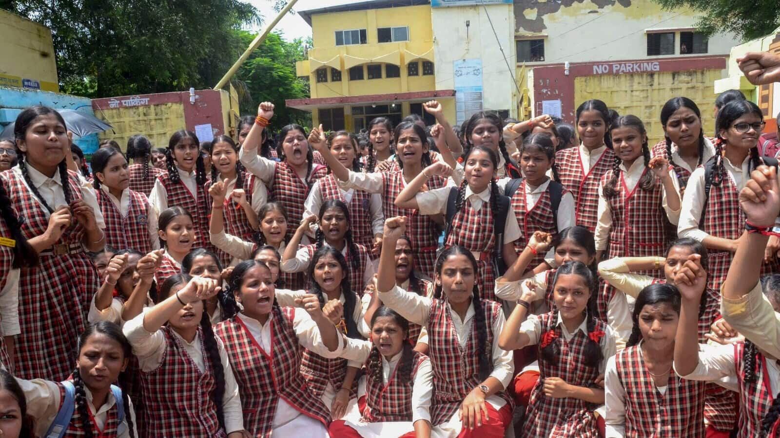 Bhopal: Latecomers made to cut grass, pick garbage; schoolgirls protest