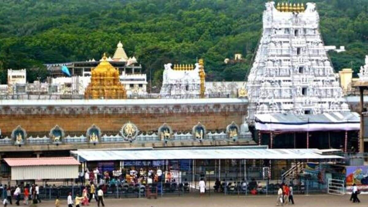 Tirumala: Promised 'VIP darshan,' YSRCP leader dupes family of ₹65,000