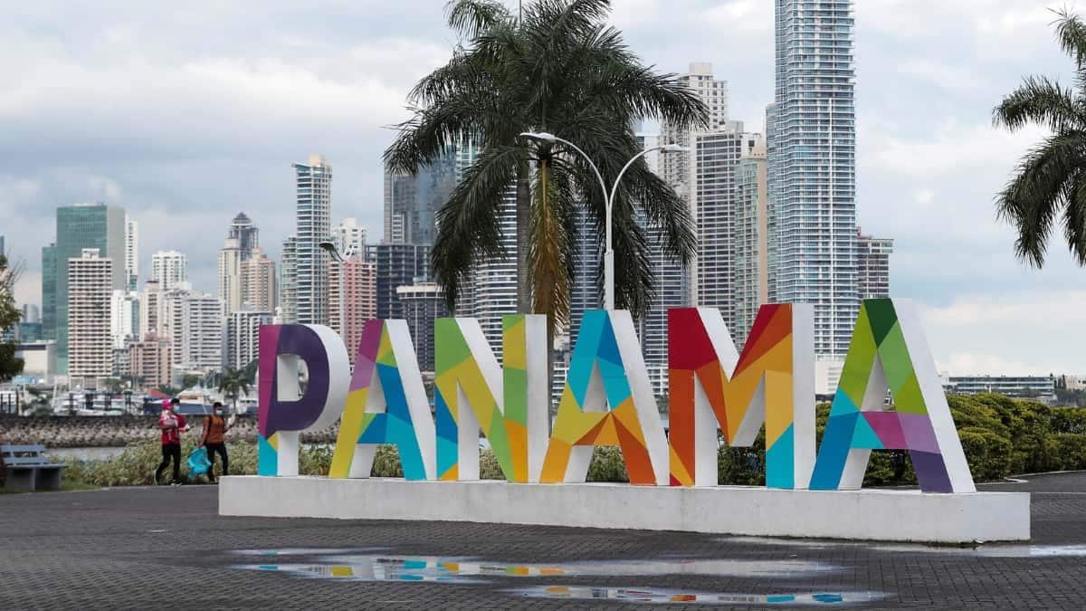Panamanian court acquits 28 in Panama Papers trial 