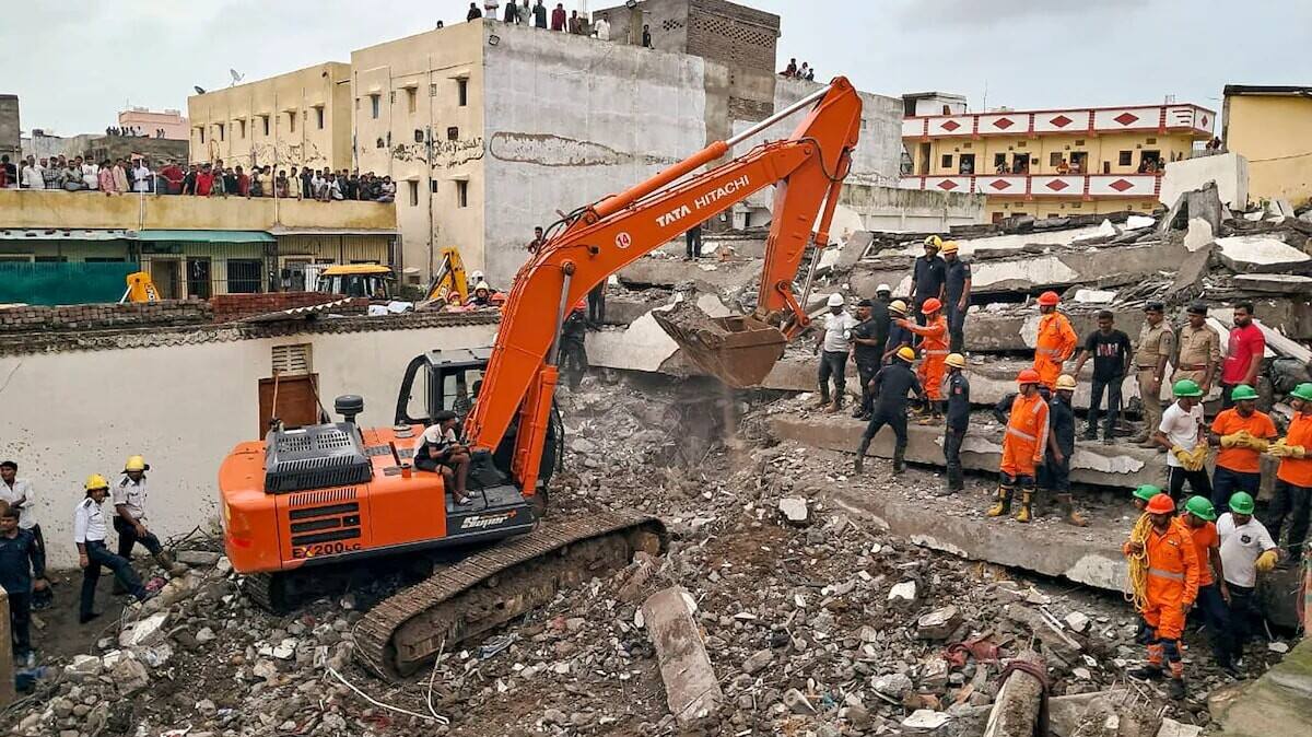 7 killed in Surat building collapse, bodies retrieved