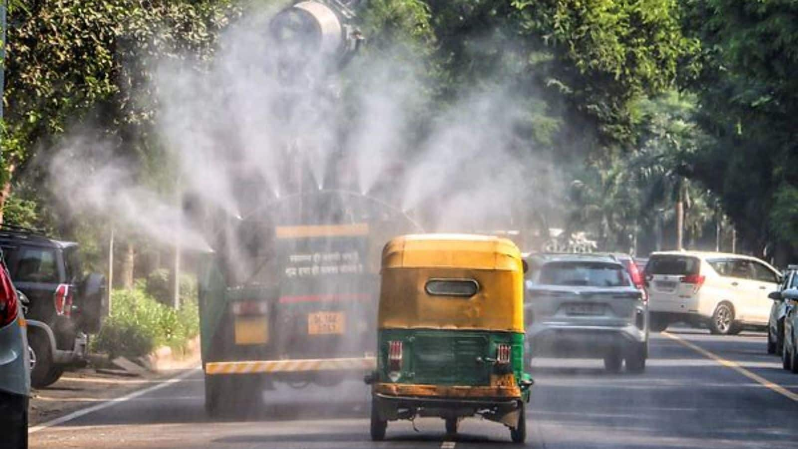 Delhi's air quality remains 'poor,' Anand Vihar worst hit