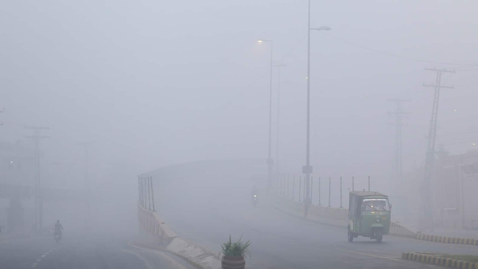 Pakistan: Multan's AQI crosses 2,000-mark; Punjab closes parks, schools