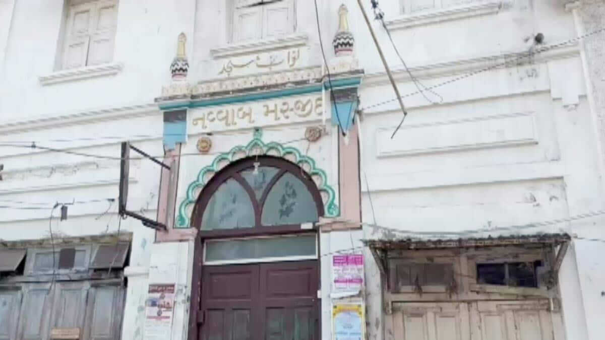 Tension in Gujarat after Hindu-owned shops on mosque premises evicted 