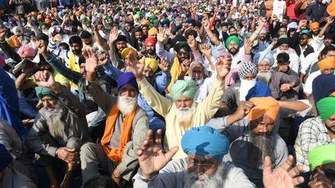 Punjab: Farmers take out protest marches against weekend lockdown Punjab: Farmers take out protest marches against weekend lockdown