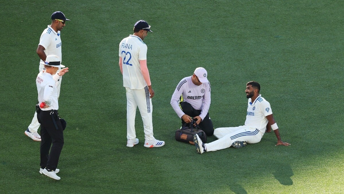 Jasprit Bumrah's injury scare: Indian pacer leaves field at SCG