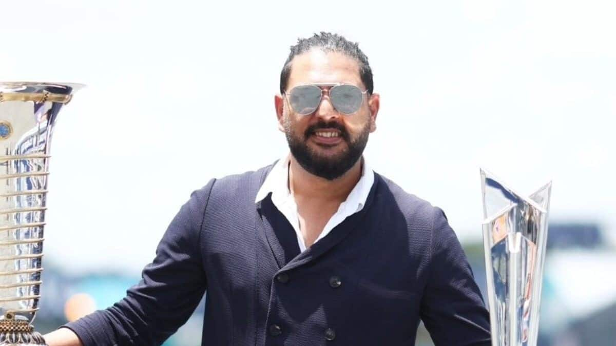 When Yuvraj Singh's actor-girlfriend made him wear pink slip-ons!