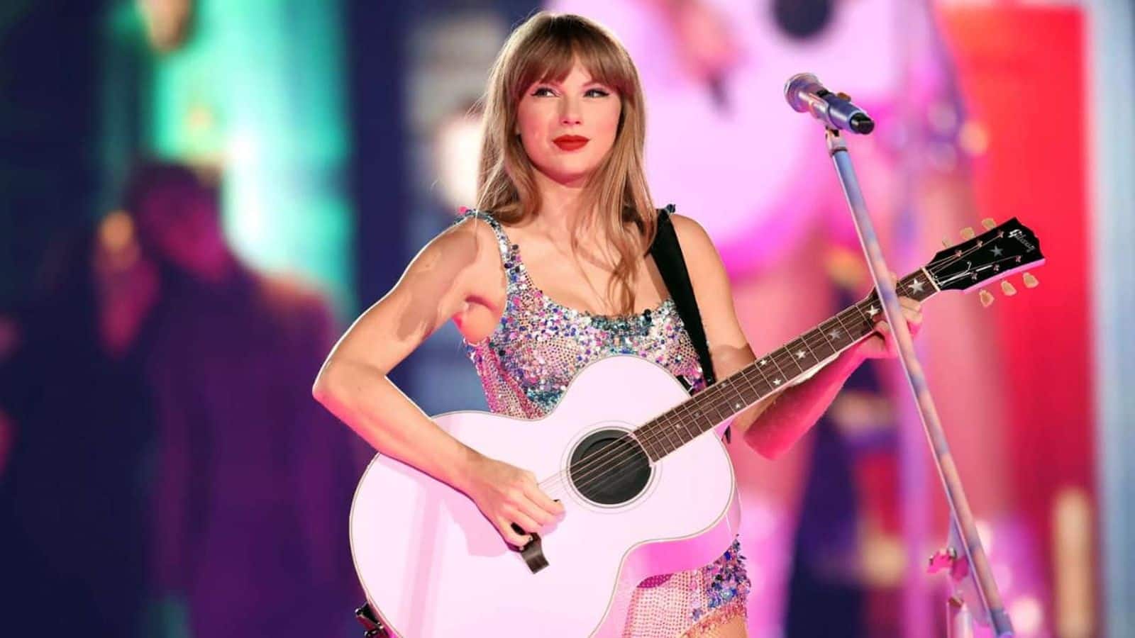 Taylor Swift stops mid-song to assist fan during 'Eras Tour'