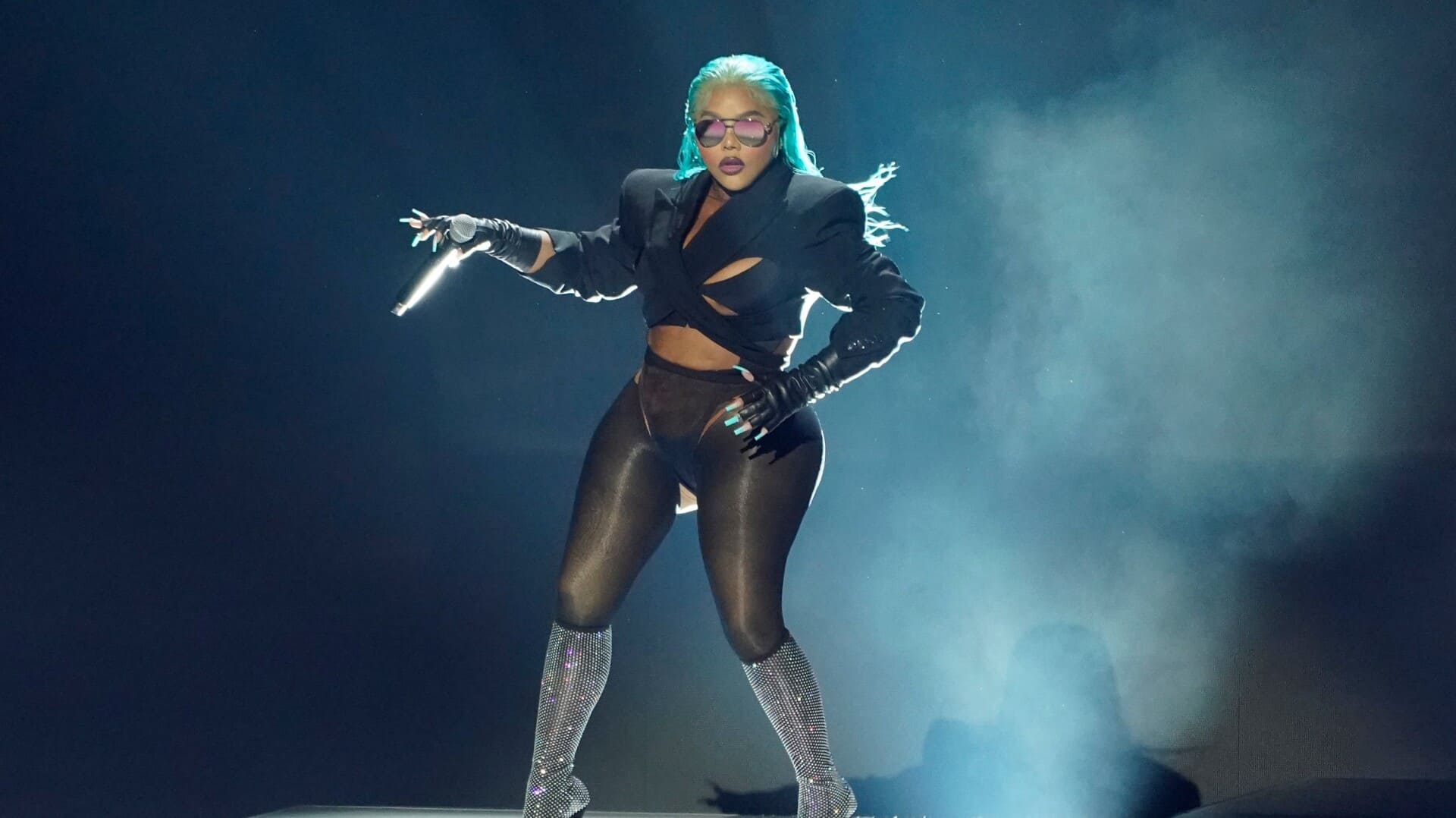 Lil' Kim sued for $82K after alleged no-show at concert!