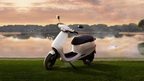Ola S1 e-scooter receives over 10,000 bookings in a day Ola S1 e-scooter receives over 10,000 bookings in a day