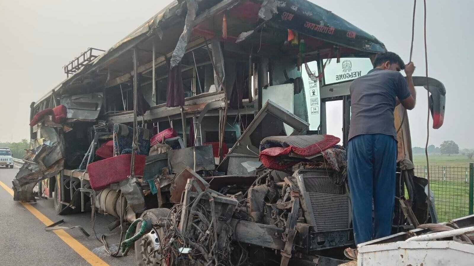 Double-decker bus hits milk tanker on Lucknow-Agra Expressway, 18 killed