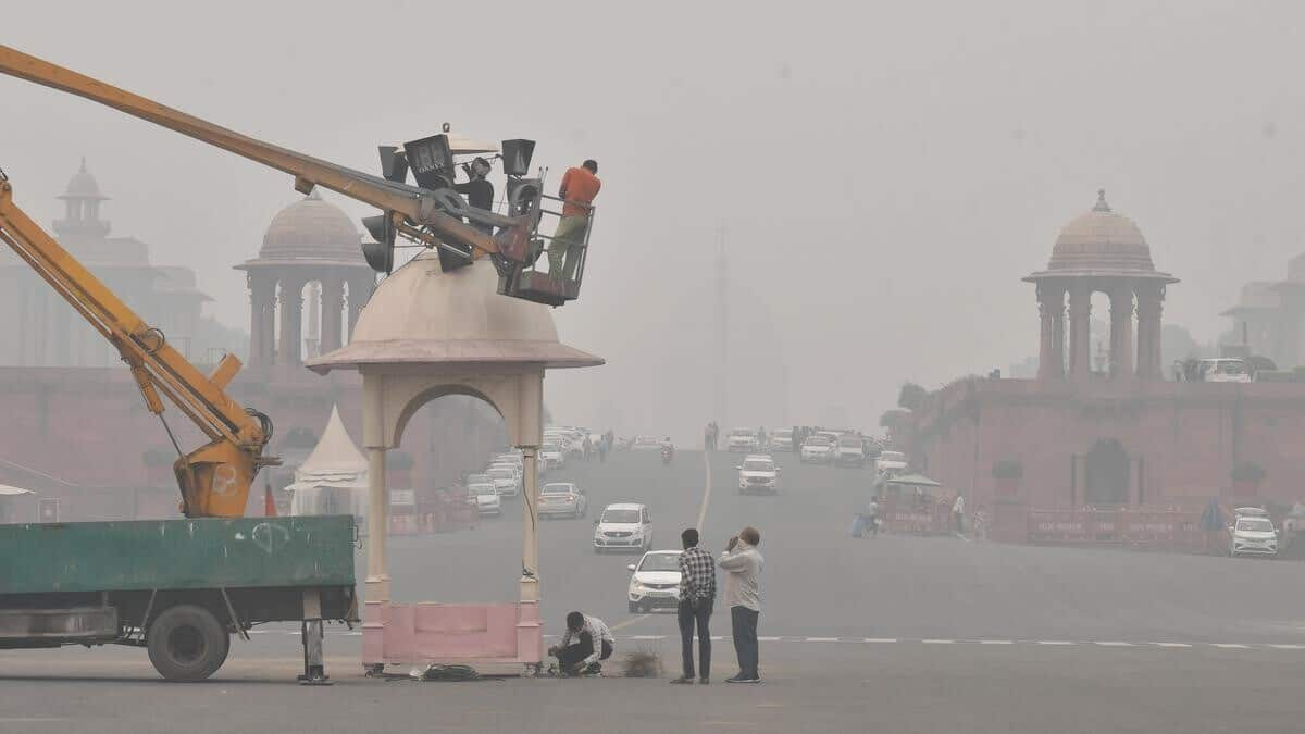 Delhi's air quality on brink of 'severe' again