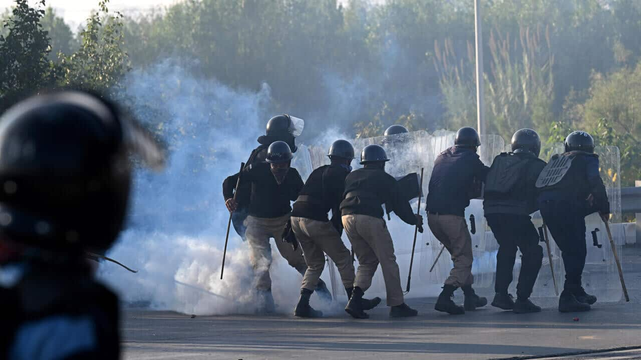 Pakistan: Imran Khan's PTI calls off protests after violent clashes