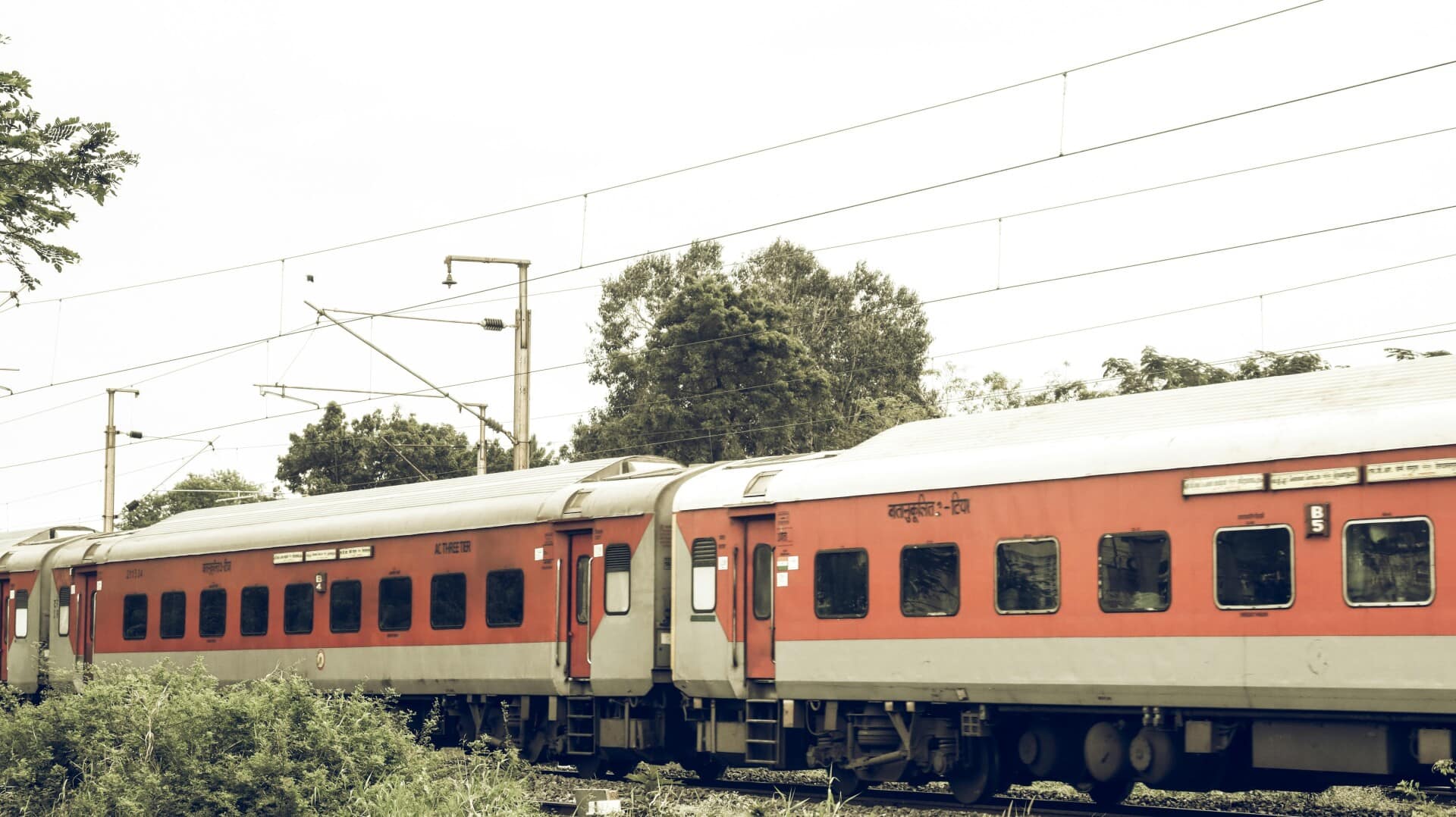 UP: 2 teens, with earphones on, run over by train